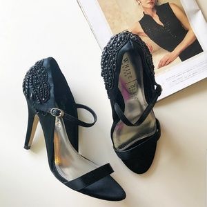 Gorgeous White House Black House Heels